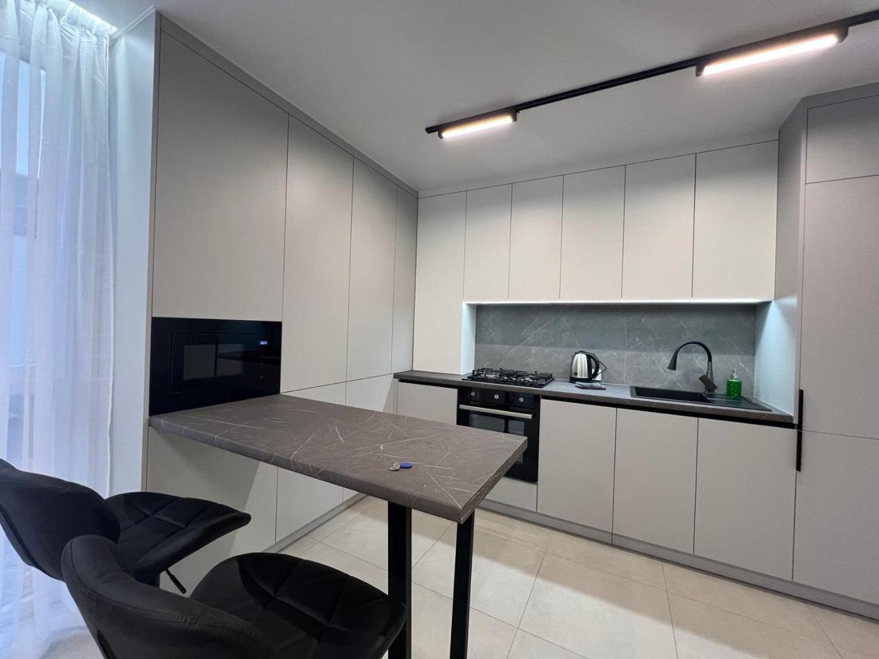 Apartments Vip Avalon 리비프 외부 사진